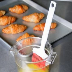 Carlisle Kitchenware SILICON PASTRY BRUSH WITH HOOK RED