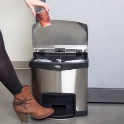 RUBBERMAID SLIM JIM 15L METAL STEP ON BLACK Cleaning And Hygiene