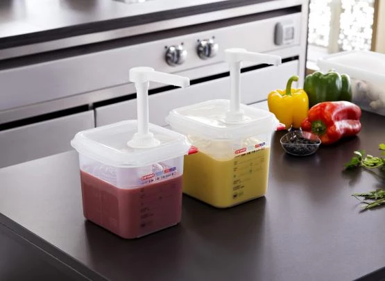 Araven Sauce Dispenser GN 1/6 Capacity: 2.6L Kitchenware 1 Araven Sauce Dispenser GN 1/6 Capacity: 2.6L Kitchenware